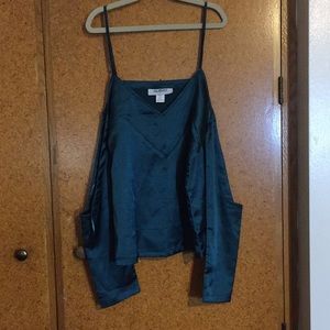 Maurie&Eve cold shoulder top size 2